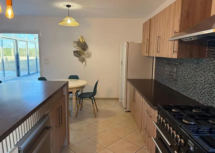 Maison Pour Reunion De Famille Des Tamaris *